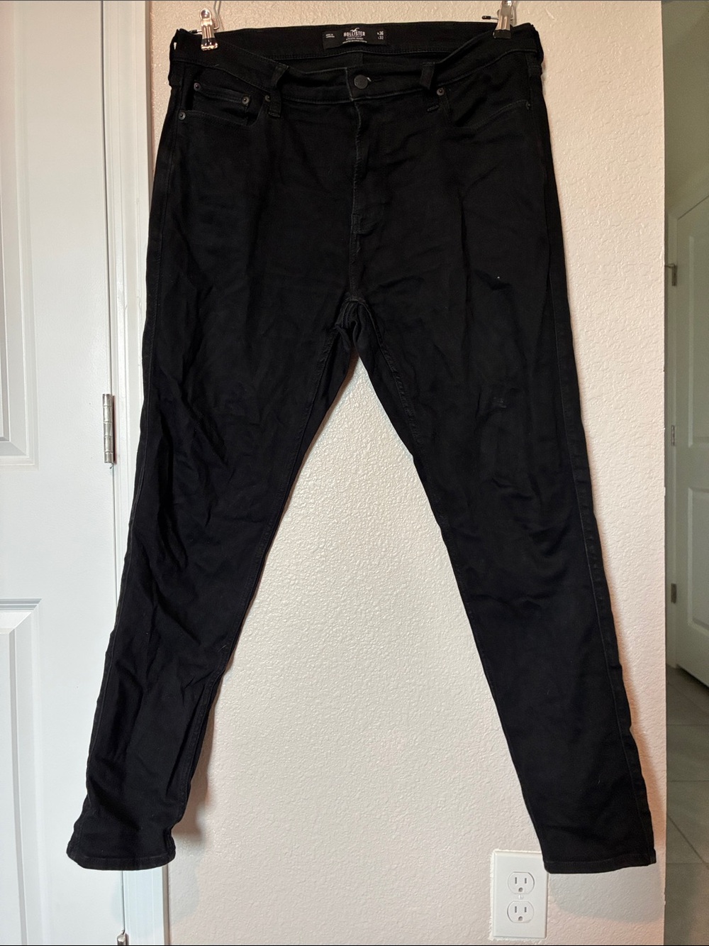 Hollister Men's Black Chinos